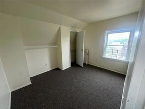 149 Washburn Ave, Unit 3 in Freeport, NY - Building Photo - Building Photo