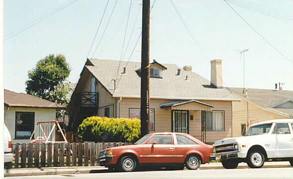 3-unit MF in Redwood City, CA - Building Photo - Building Photo