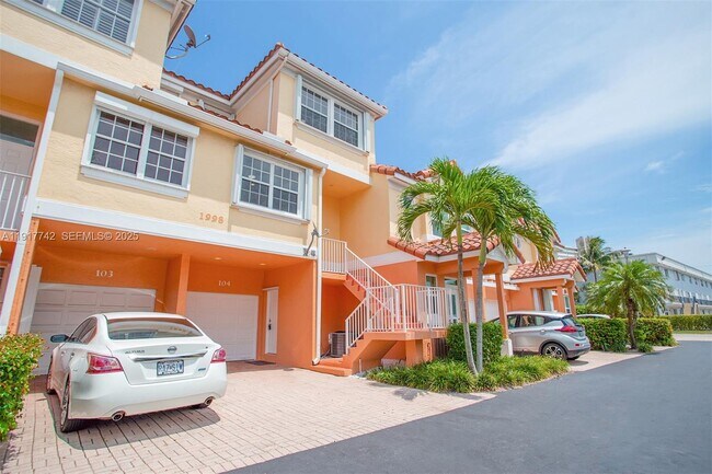 1998 NE 7th St in Deerfield Beach, FL - Building Photo - Building Photo