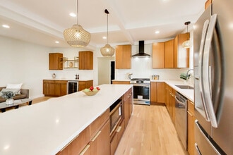 6730 W Dakin St in Chicago, IL - Building Photo - Building Photo