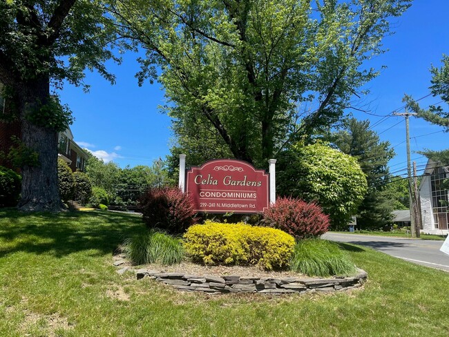 property at 225 N Middletown Rd