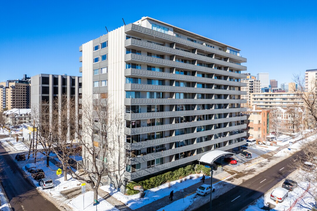 Barrington Condos in Denver, CO - Building Photo