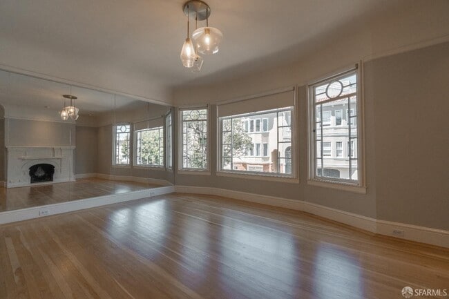 126 Mallorca Way in San Francisco, CA - Building Photo - Building Photo