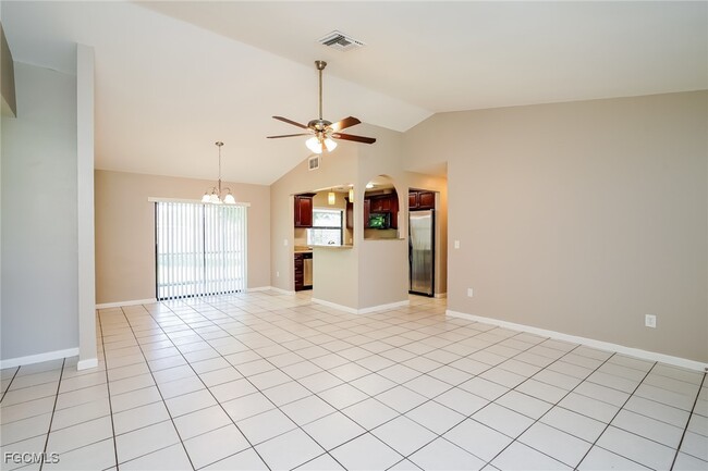 1511 SE 33rd St in Cape Coral, FL - Building Photo - Building Photo