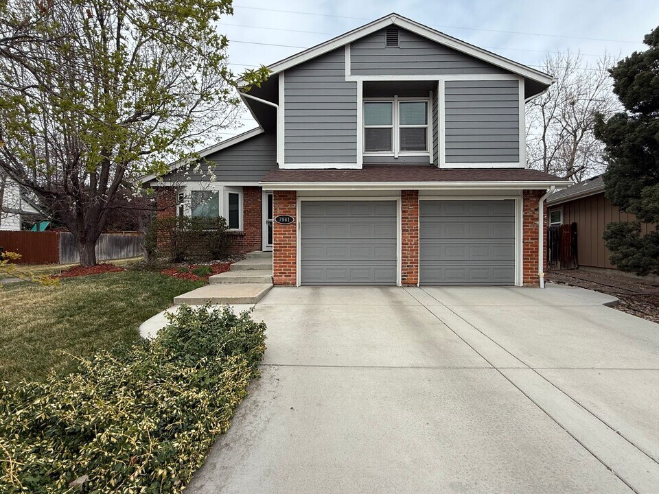 7961 S Quince Way in Centennial, CO - Building Photo