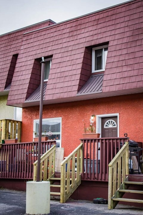 Finlayson Drive Townhomes in Yellowknife, NT - Building Photo