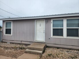 333 E Lime St in Portales, NM - Building Photo