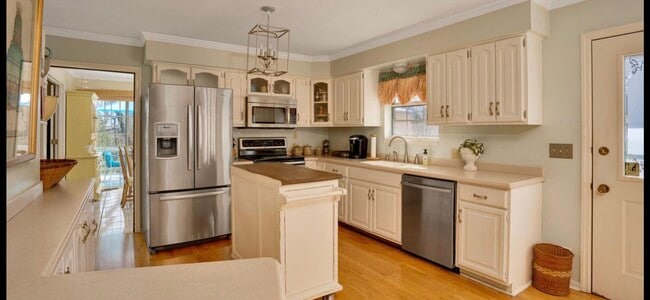 property at 218 Rainbow Dr