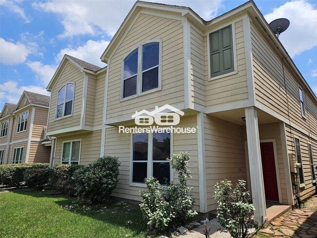 8039 Ellinger Ln in Houston, TX - Building Photo - Building Photo