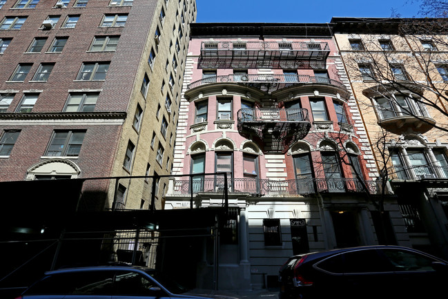 325 W 100th St in New York, NY - Building Photo - Building Photo