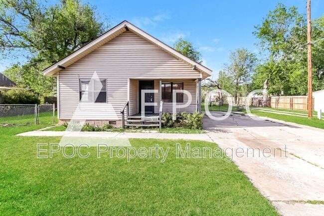 property at 705 E Hughbert St
