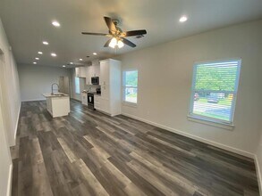 1230 W Owings St in Denison, TX - Building Photo - Building Photo