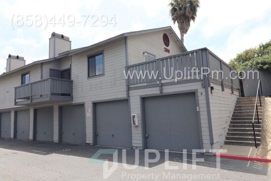 200 Camlau Dr in Chula Vista, CA - Building Photo