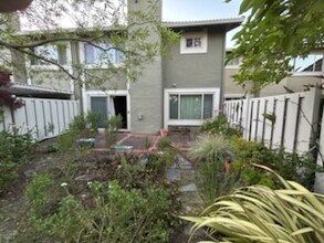 47 Turtle Creek St in Oakland, CA - Building Photo - Building Photo