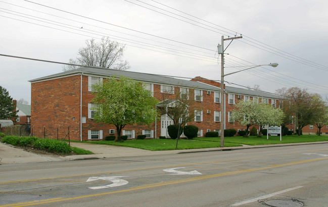 Debra Lynn Apartments in Cincinnati, OH - Building Photo - Building Photo