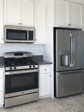 3001 Shorebird Pl in Marina, CA - Building Photo - Building Photo