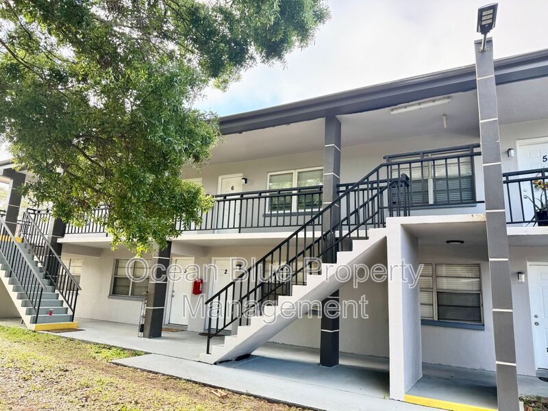 311 S Arcturas Ave in Clearwater, FL - Building Photo