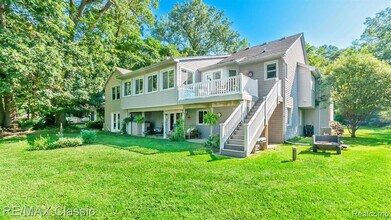 3355 Boyer St in Walled Lake, MI - Building Photo - Building Photo