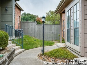 165 Chapel Hill Cir in San Antonio, TX - Foto de edificio - Building Photo