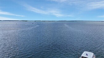 801 Brickell Bay Dr, Unit 1070 in Miami, FL - Building Photo