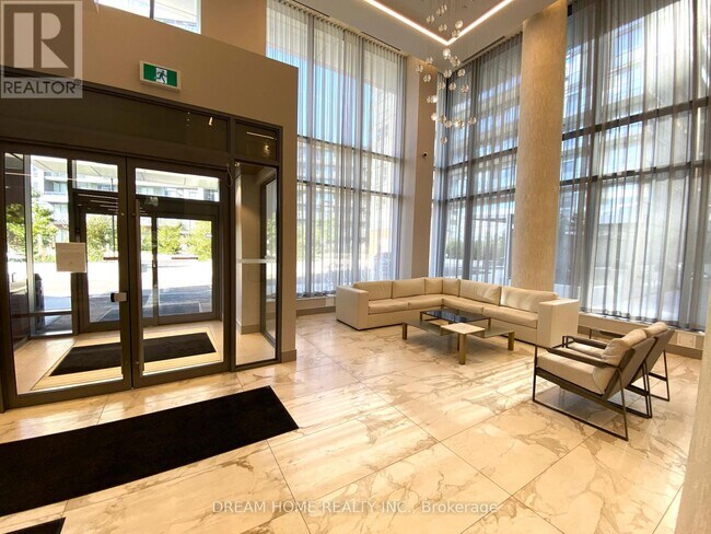 32-2732 Forest Manor Rd in Toronto, ON - Building Photo - Building Photo