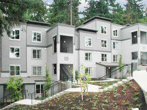 Terrace At Columbia Knoll Apartments in Portland, OR - Building Photo - Building Photo