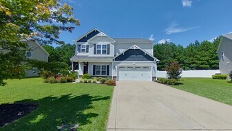 169 Eclipse Ct in Raeford, NC - Building Photo