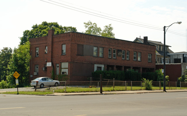 2223 Market St in Youngstown, OH - Building Photo - Building Photo