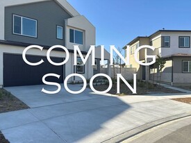 27824 Marquee Dr in Valencia, CA - Building Photo