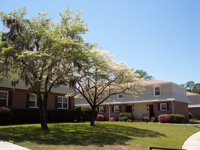 Chateau Terrace in Wilmington, NC - Foto de edificio - Building Photo