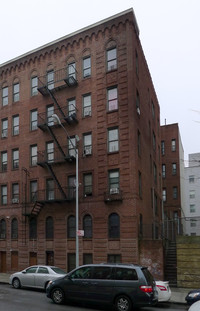 2018 Monterey Ave in Bronx, NY - Foto de edificio - Building Photo