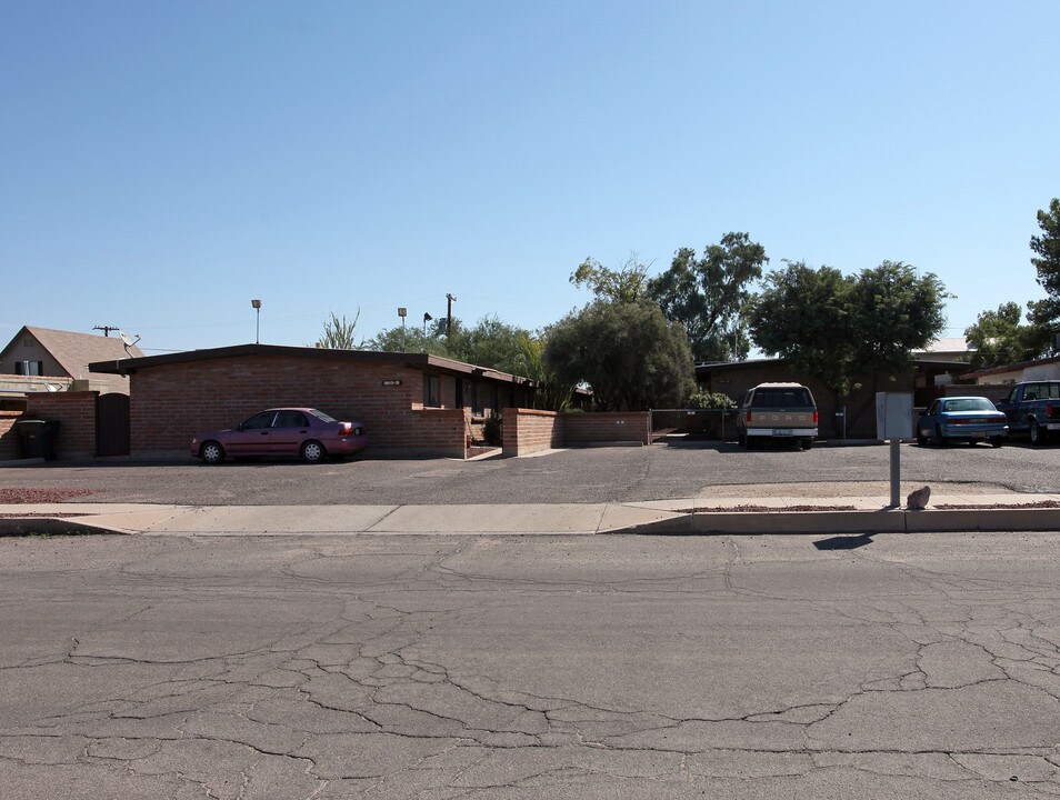 2202-2212 N Belvedere Ave in Tucson, AZ - Foto de edificio