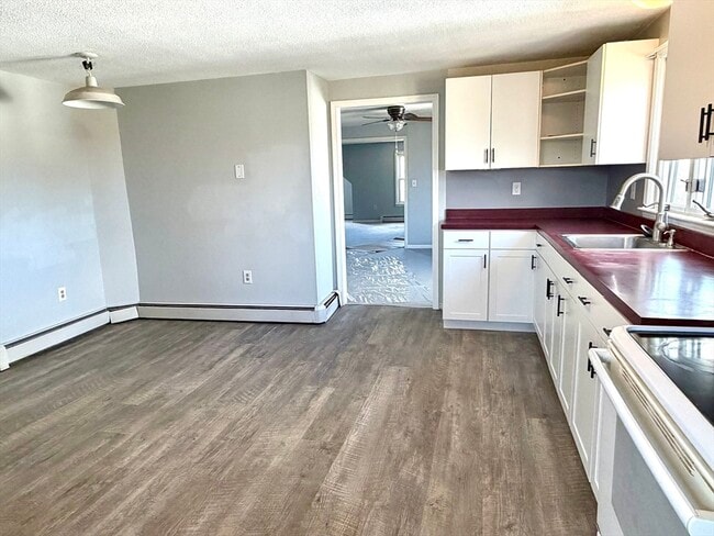 17 Park Ave in Whitman, MA - Building Photo - Building Photo