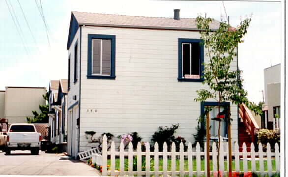 350 Grand St in Redwood City, CA - Building Photo - Building Photo