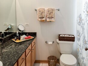 1319 W Belmont Ave in Chicago, IL - Building Photo - Building Photo