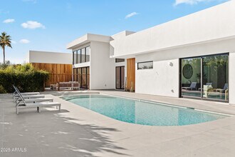 5156 N 45th Pl in Phoenix, AZ - Building Photo - Building Photo