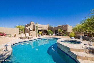 7280 E Mary Sharon Dr in Scottsdale, AZ - Building Photo - Building Photo