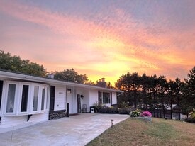 10635 Loop Rd in Savanna, IL - Building Photo