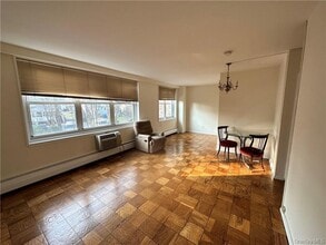 2 Old Mamaroneck Rd in White Plains, NY - Building Photo - Building Photo