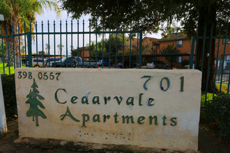 Cedarvale Apartments in Bakersfield, CA - Building Photo - Building Photo