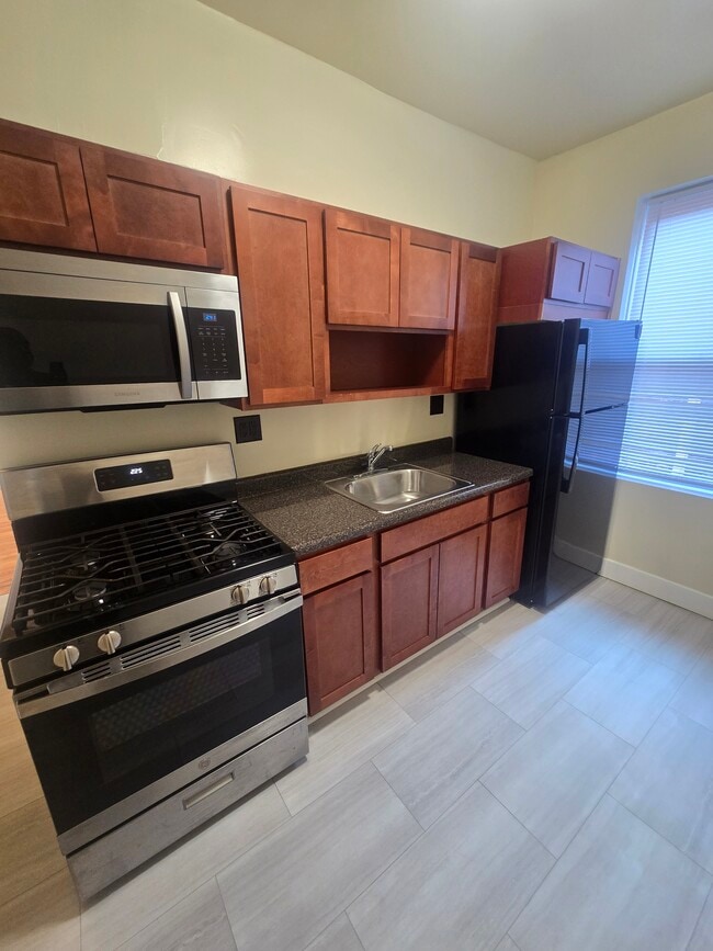 46 Kelly Pky, Unit 204