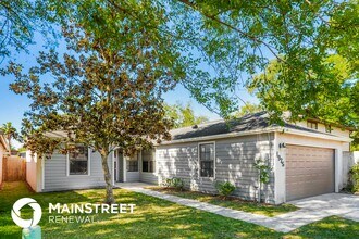 1975 Blue Bird Run W in Orange Park, FL - Building Photo - Building Photo