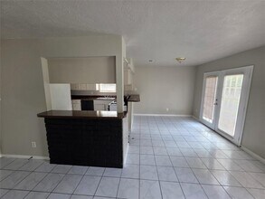 9723 Huntington Way Dr in Houston, TX - Building Photo - Building Photo