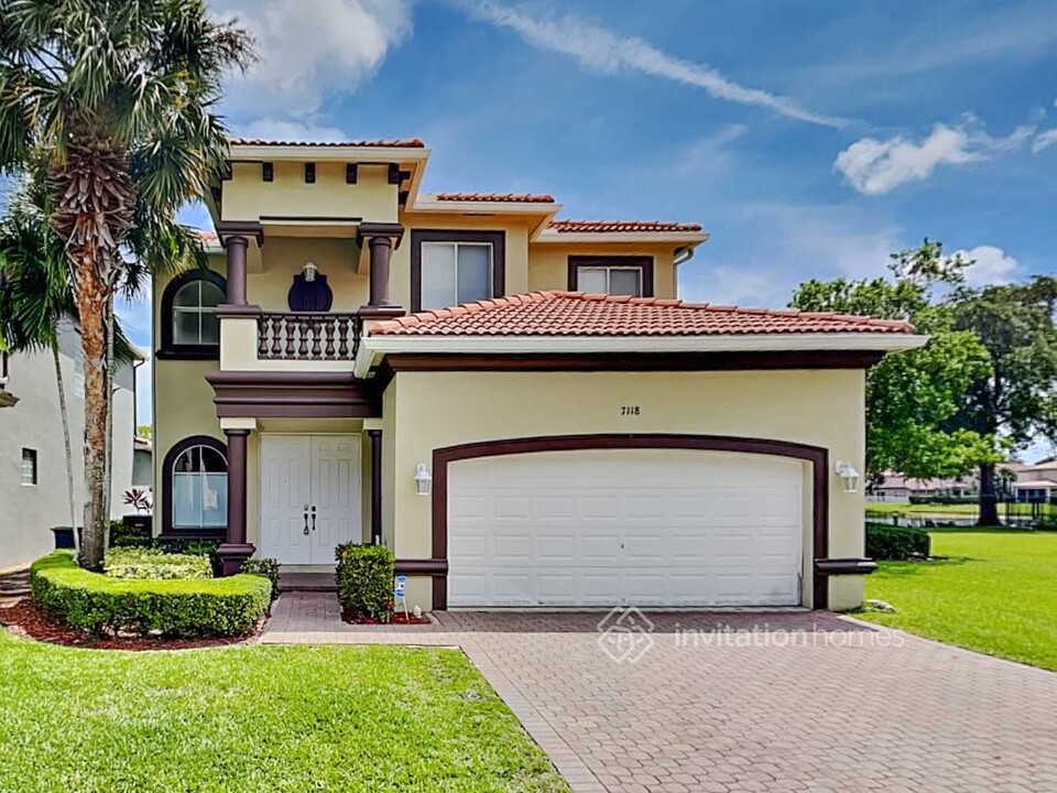 7118 Ivy Crossing Ln in Boynton Beach, FL - Building Photo