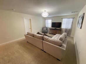 9047 Stinger Dr in Four Corners, FL - Building Photo - Building Photo