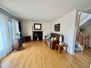 618 Beatrice Dr in Ottawa, ON - Building Photo - Building Photo