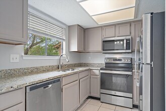 13357 Water Oak Ln-Unit -13357 Water Oak Ln #A- ARGLO in Austin, TX - Foto de edificio - Building Photo