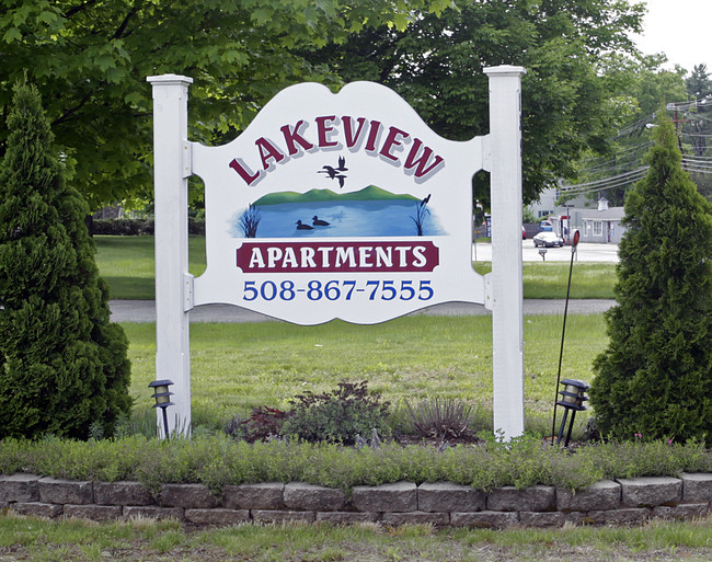 Lakeview Apartments in West Brookfield, MA - Building Photo - Building Photo