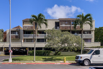 Poinciana Manor in Kailua, HI - Foto de edificio - Building Photo