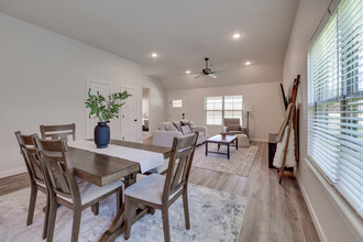 Maple Park at Riley Farm in Fort Smith, AR - Foto de edificio - Interior Photo